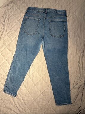Old Navy Skinny Jeans in Light Blue Wash